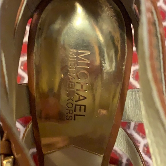 MK heels, luggage brown w gold, platform heel, 10 - Picture 4 of 6